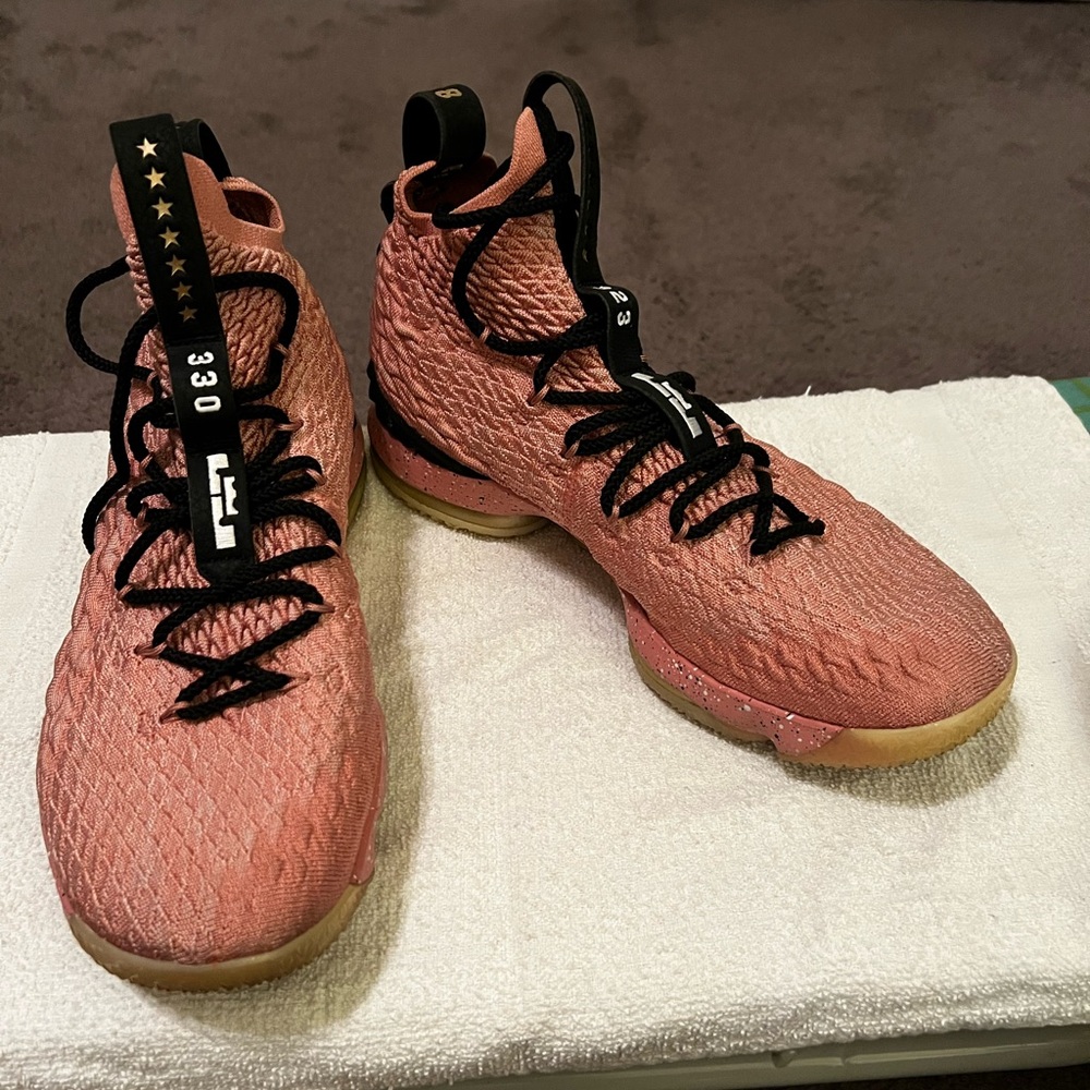 Nike LeBron 15 Rust Pink. Size 11.5. Preowned - Picture 6 of 7